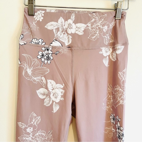 NWOT athletic top and leggings - Picture 4 of 16